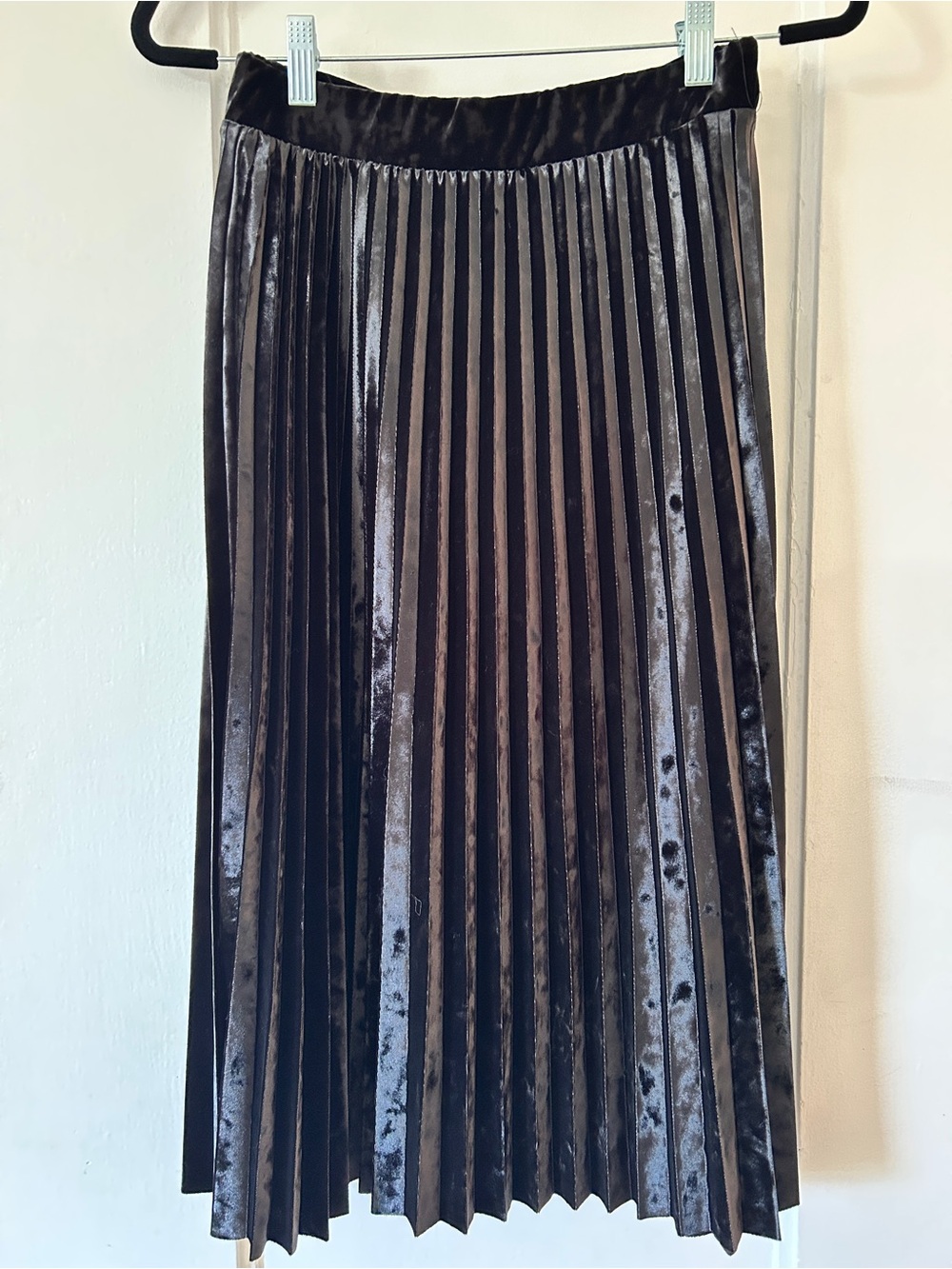 Time and Tru Black Pleated Velvet Midi Skirt